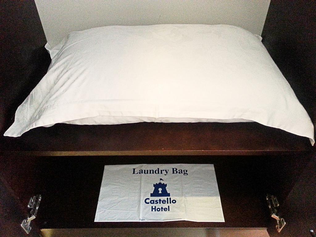 Castello Hotel Kulai Extérieur photo
