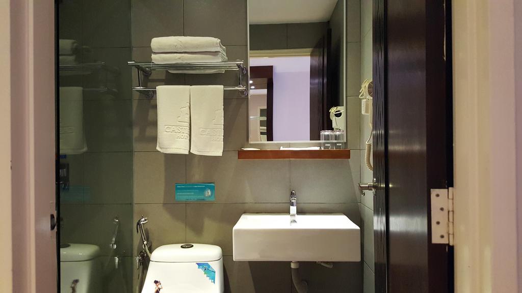 Castello Hotel Kulai Extérieur photo