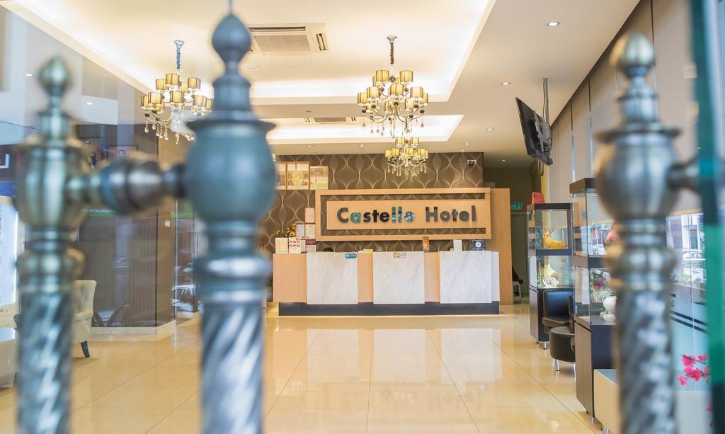 Castello Hotel Kulai Extérieur photo