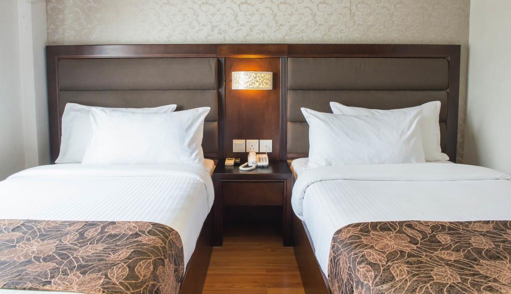 Castello Hotel Kulai Extérieur photo